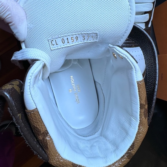 Louis Vuitton ankle high lace up shoes, like New - Picture 8 of 9